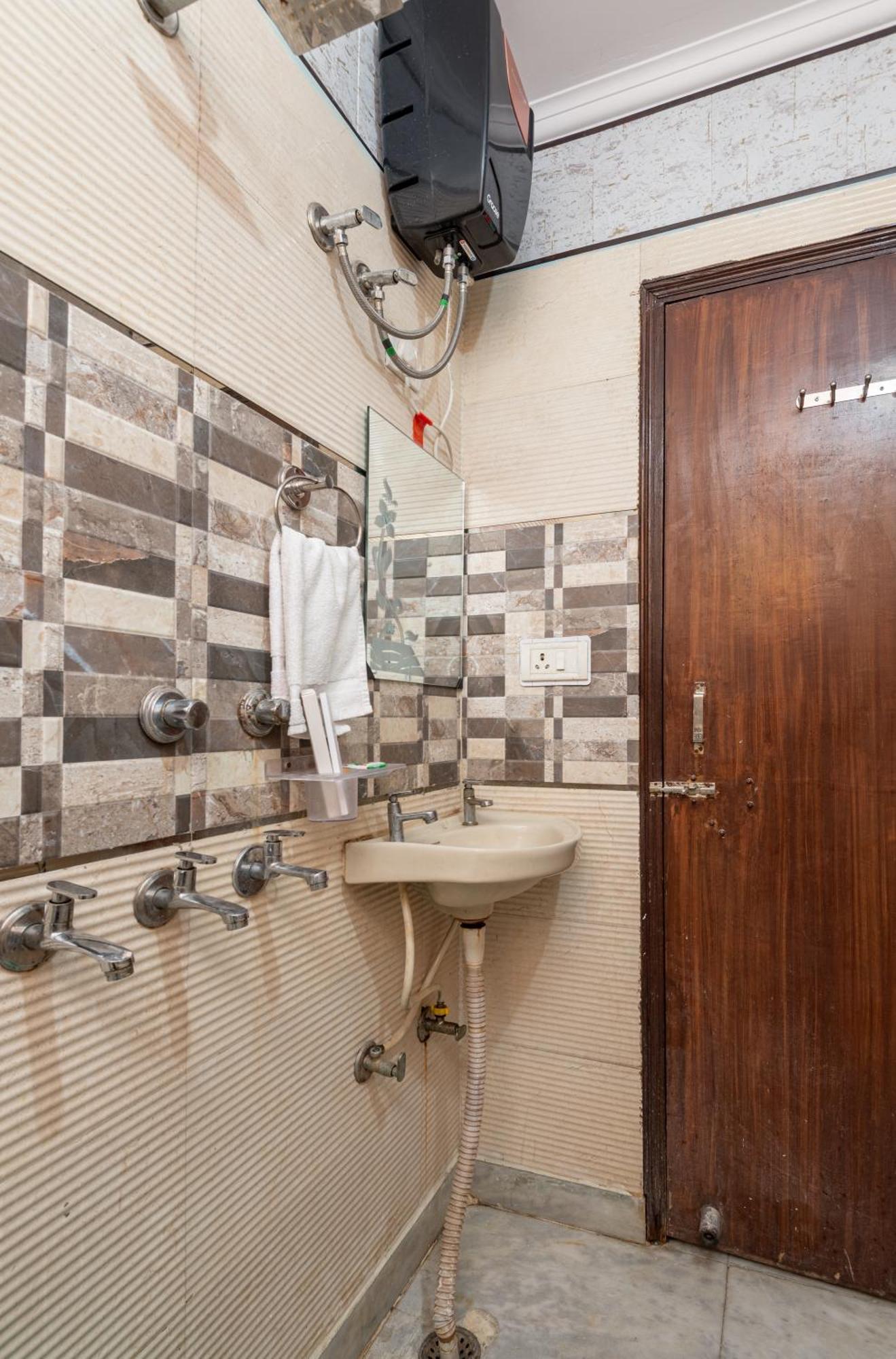 Tf Cozy Flats 2 Bhk Flat,near Airport Delhi Apartment